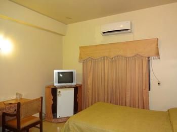 Hotel Al Harmain Tower Karachi Exterior photo